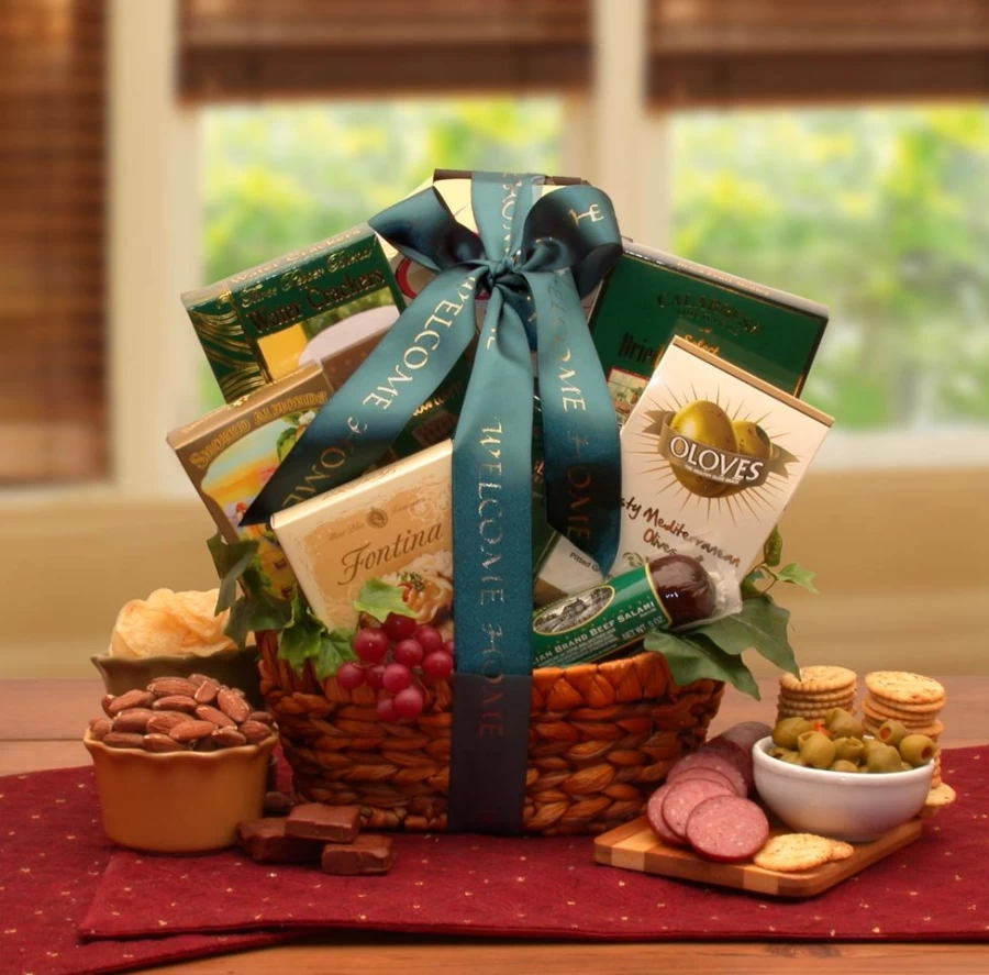 "GBDS Classic Gourmet Gift Basket - Premium Assorted Favorites Collection"