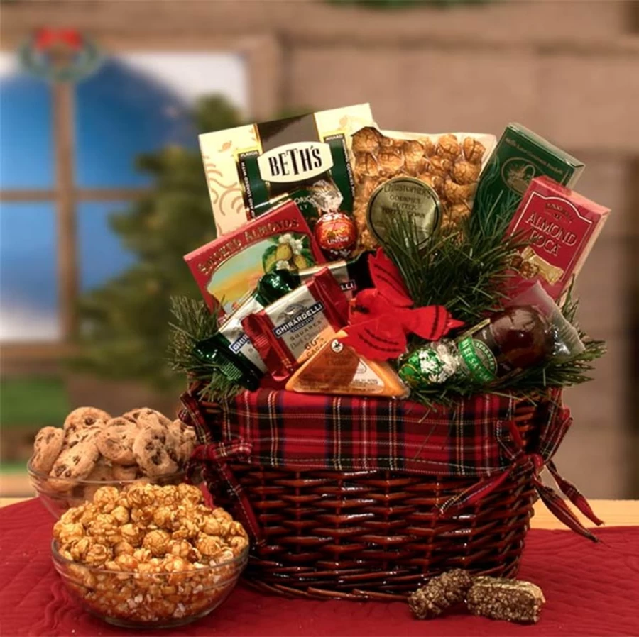 "GBDS Vintage Christmas Gift Basket - Old Fashioned Holiday Hamper with Classic Treats"