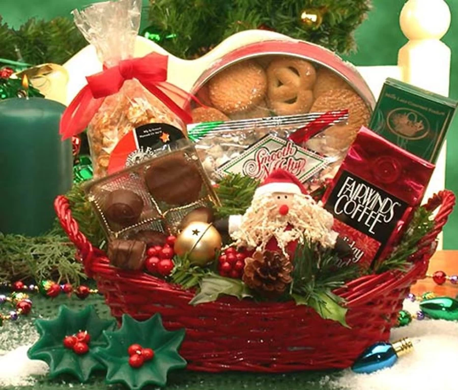 GBDS Holiday Cheer Gift Basket - Festive Gourmet Treats & Delights for Christmas