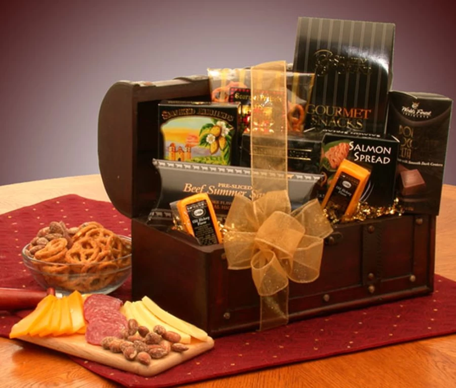 "GBDS Gourmet Connoisseur Gift Chest - Premium Deluxe Food & Wine Collection"