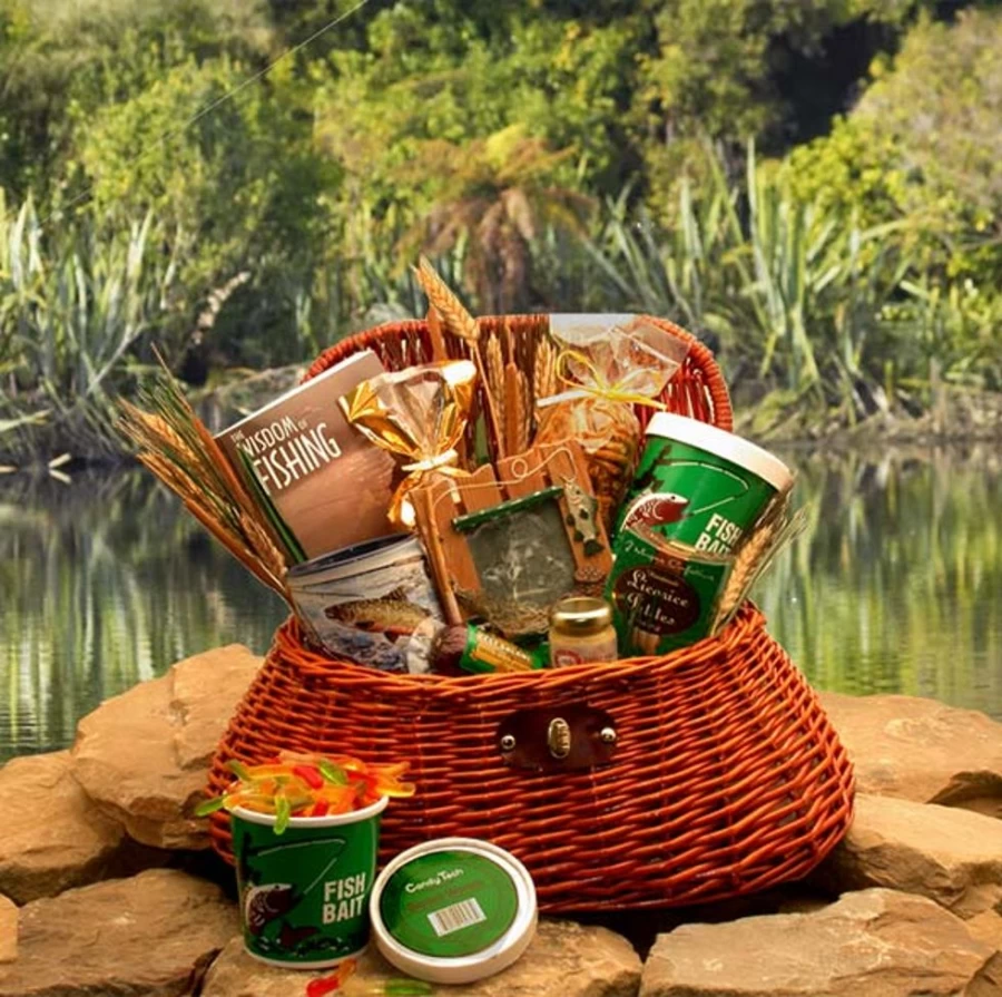 "GBDS Deluxe Fisherman's Fishing Creel Basket - Premium Outdoor Fishing Gift Set for Anglers"