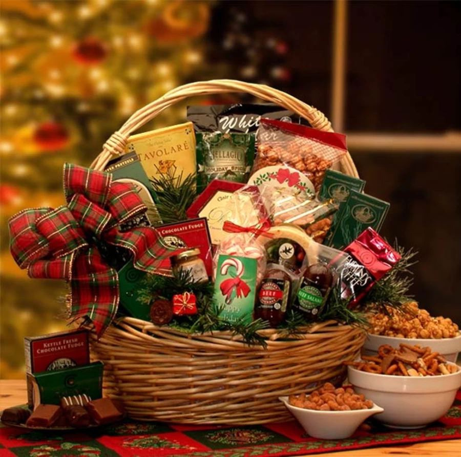 "GBDS Luxury Holiday Gift Basket - Perfect for Extravagant Celebrations & Festive Gifts"